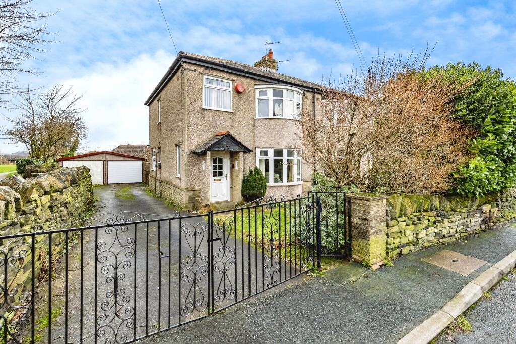 3-bed semi-detached on Higgin Lane, Halifax, HX3, £220,000