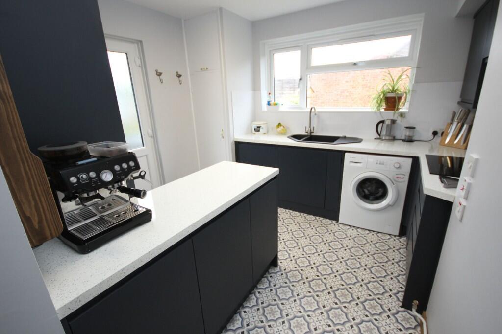 Roseleigh Avenue, Allington, Maidstone ME16 photo 4