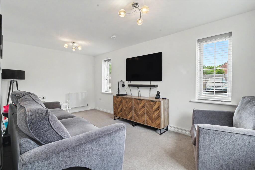 Tawcroft Way, Barnstaple, Devon, EX31 photo 2