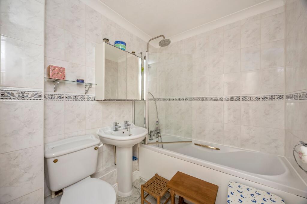 Apartment in Horsham, Highwood - View 3