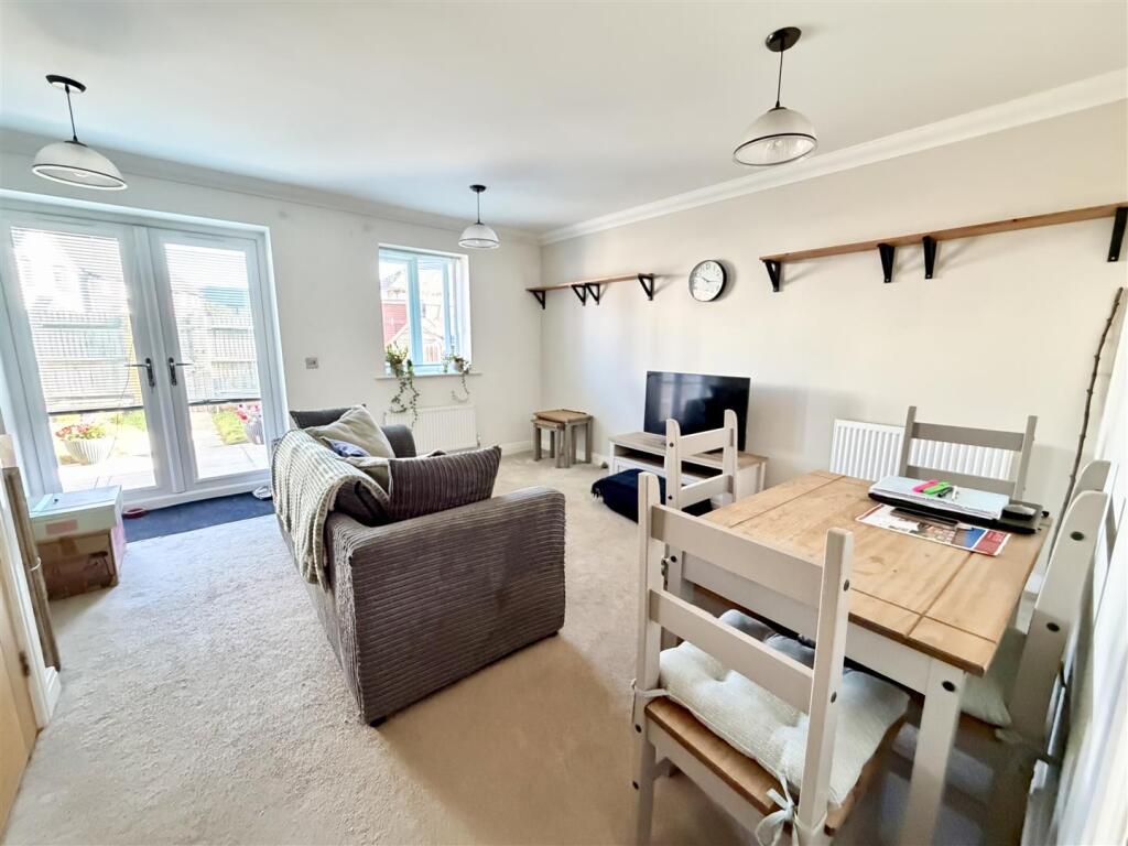 Osprey Close, Upton photo 4