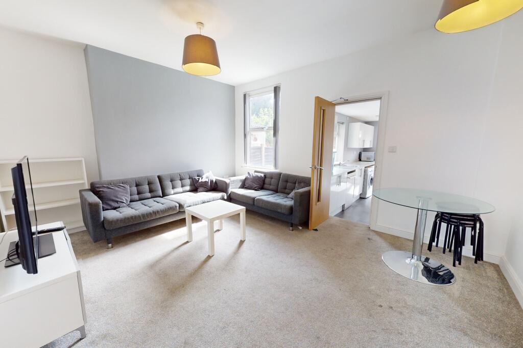 House in Nottingham - View 2