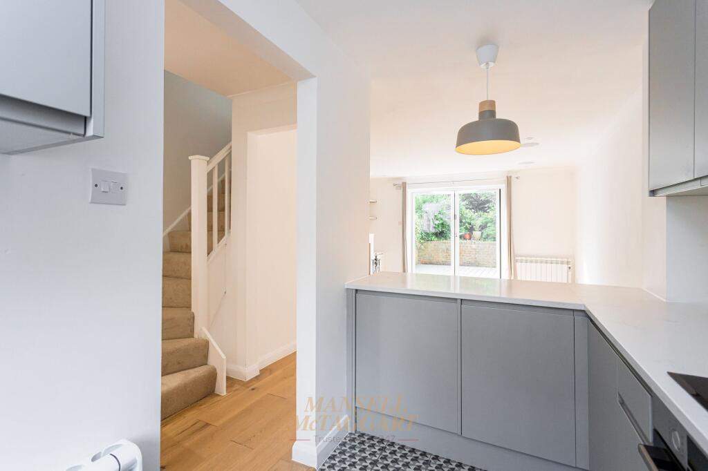 House in Redhill - View 5