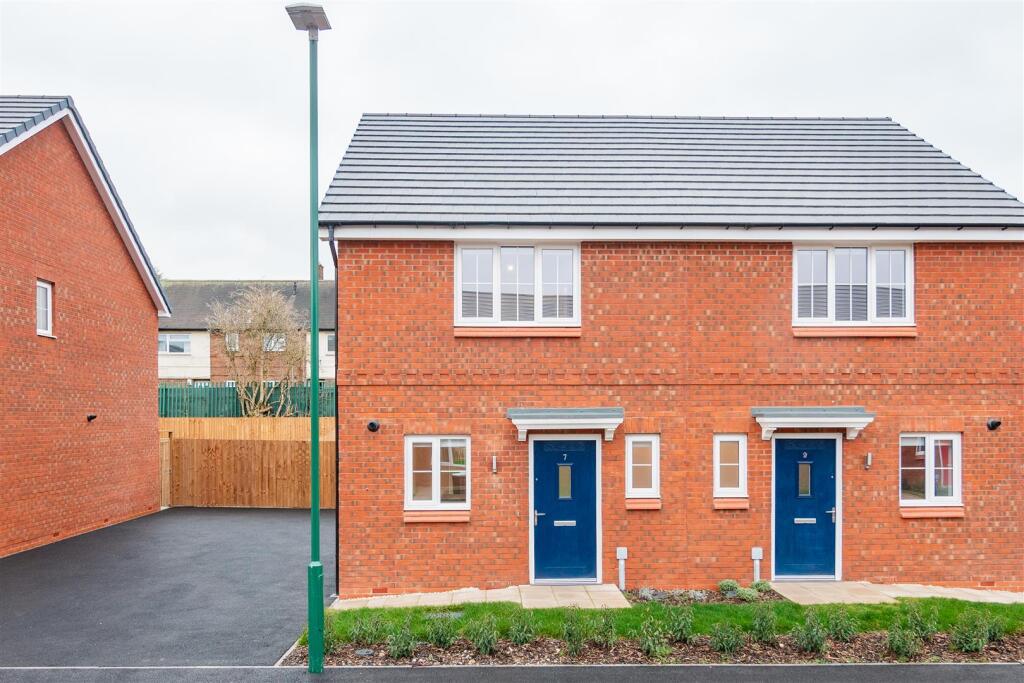 Main image of property: Padstow, Nottingham, NG5