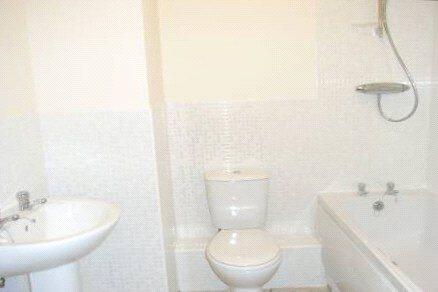 Apartment in Salford, Greater Manchester - View 5