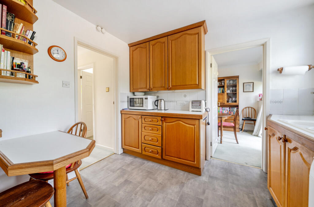 House in Guildford, Surrey - View 5