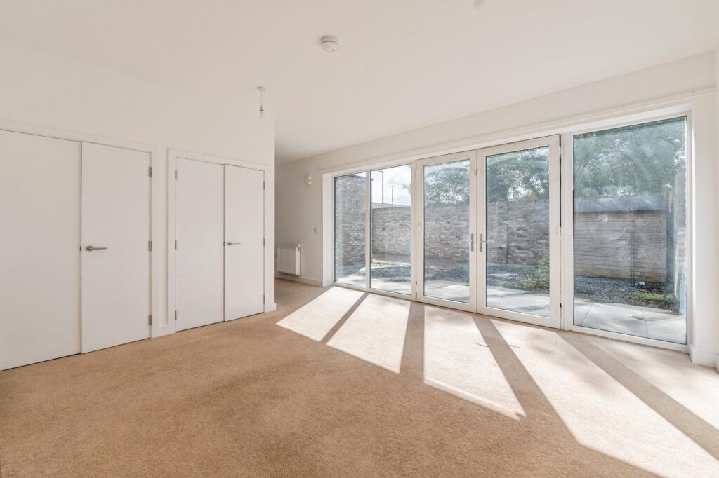 House in Romford - View 2