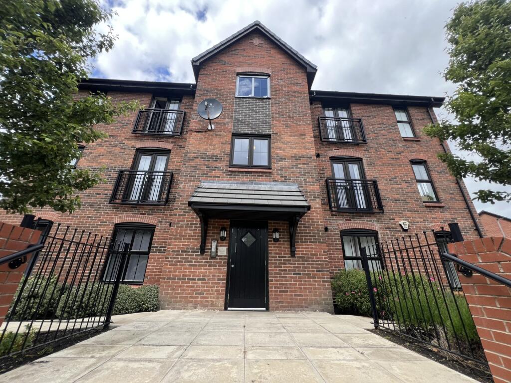 Main image of property: Quinn Square, Droylsden, M43