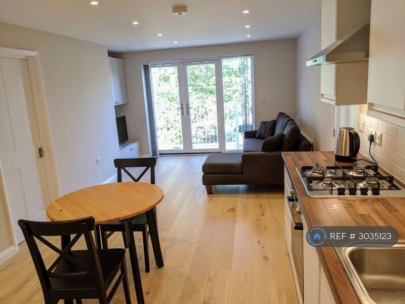 Apartment in Oxford - View 4