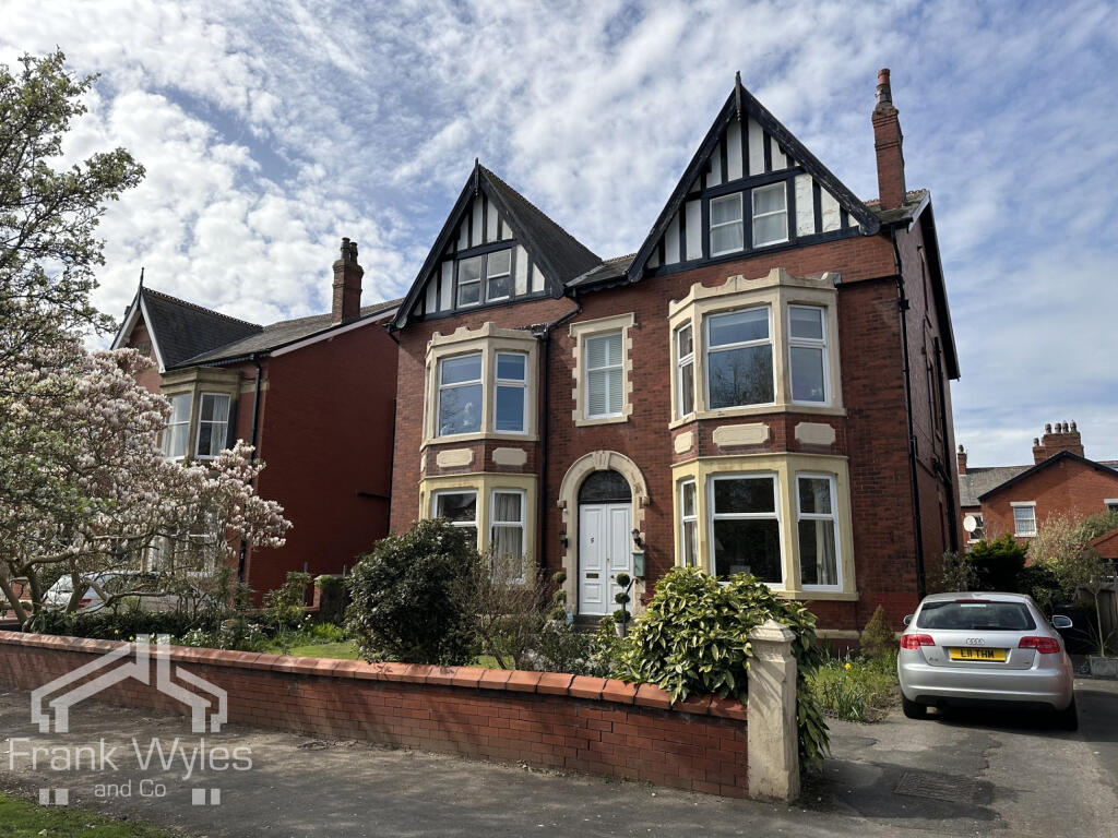 Main image of property: Flat 4, 5 Elms Avenue, Lytham, Lancashire