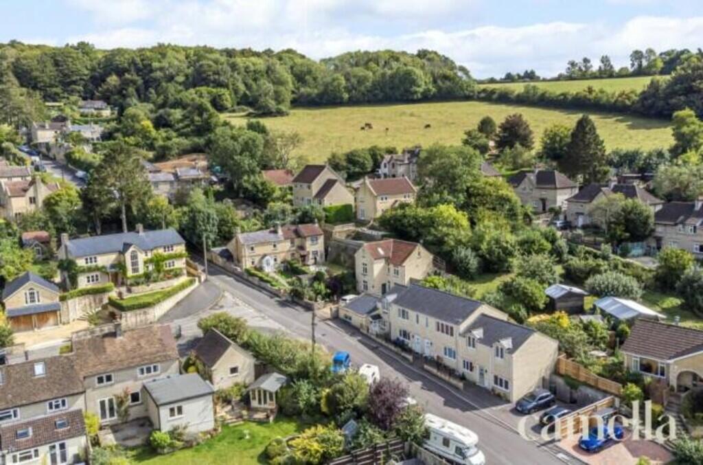 Quarry Hill, Box photo 2