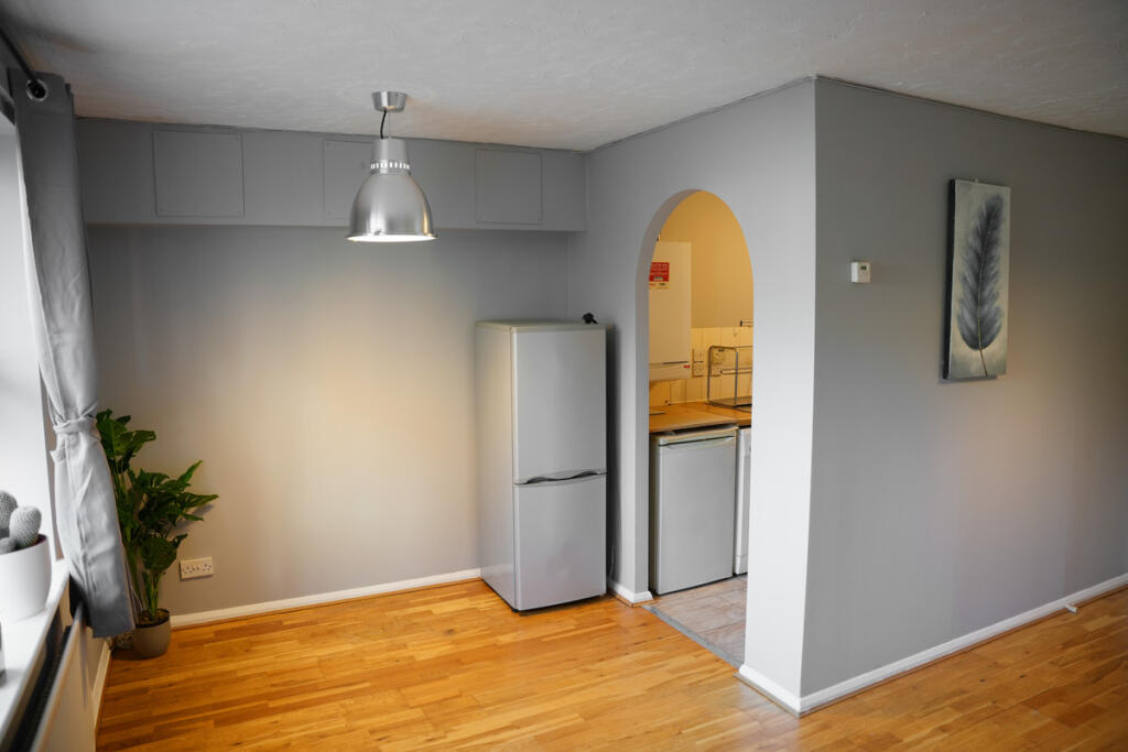 Main image of property: Shaftesbury Gardens, London, NW10 6