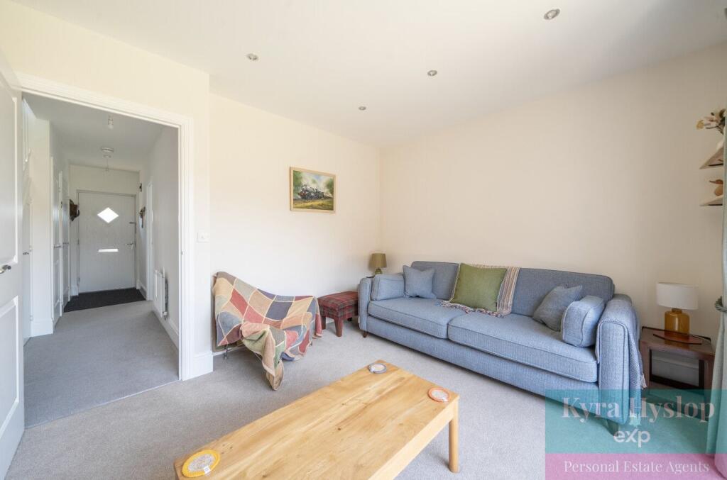 Crackington Avenue, Exeter, EX4 8FR photo 4