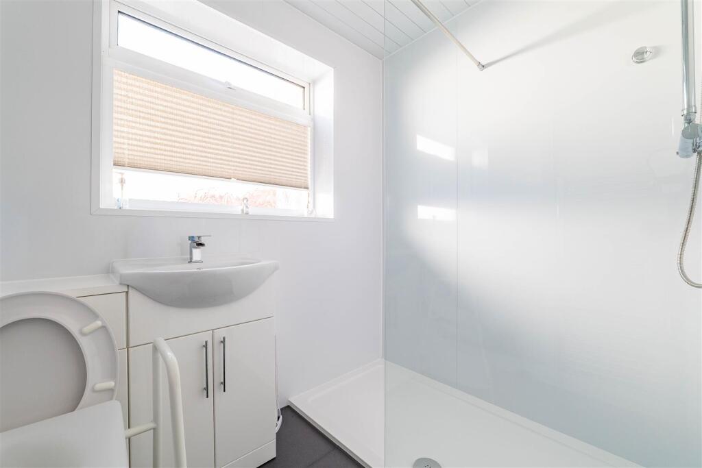 Baytree Road, Clayton-Le-Woods, Chorley - View 4