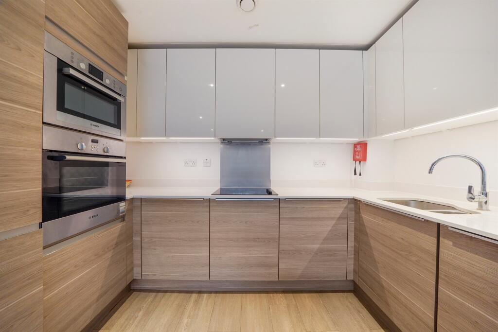 Apartment in London - View 5
