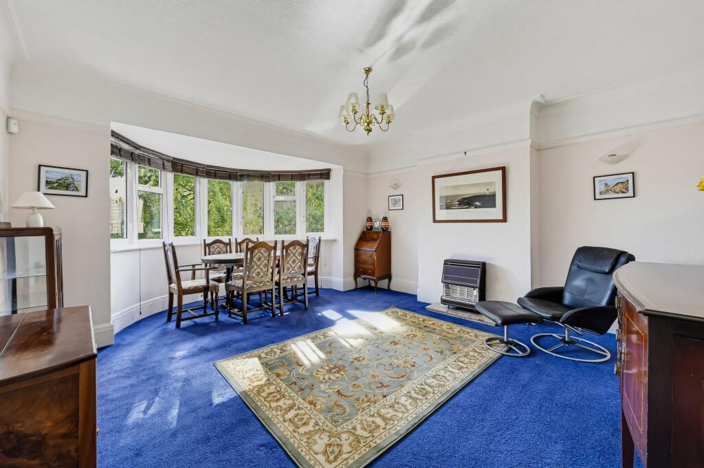 Apartment in Kingston upon Thames - View 2