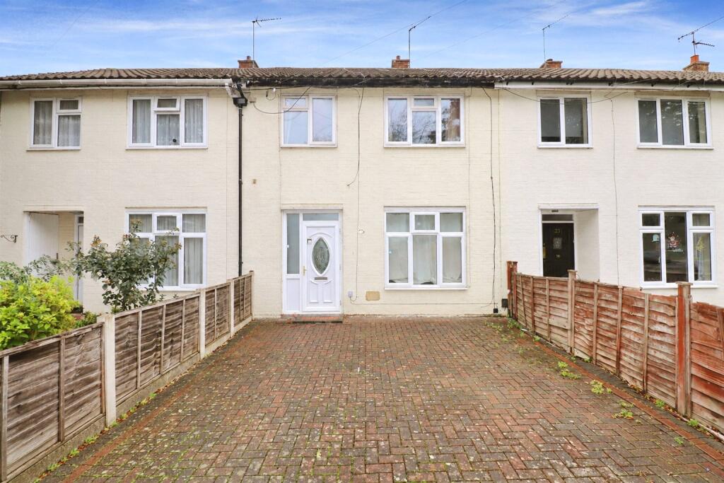 3-bed terraced on Felixstowe Road, London, SE2, £400,000
