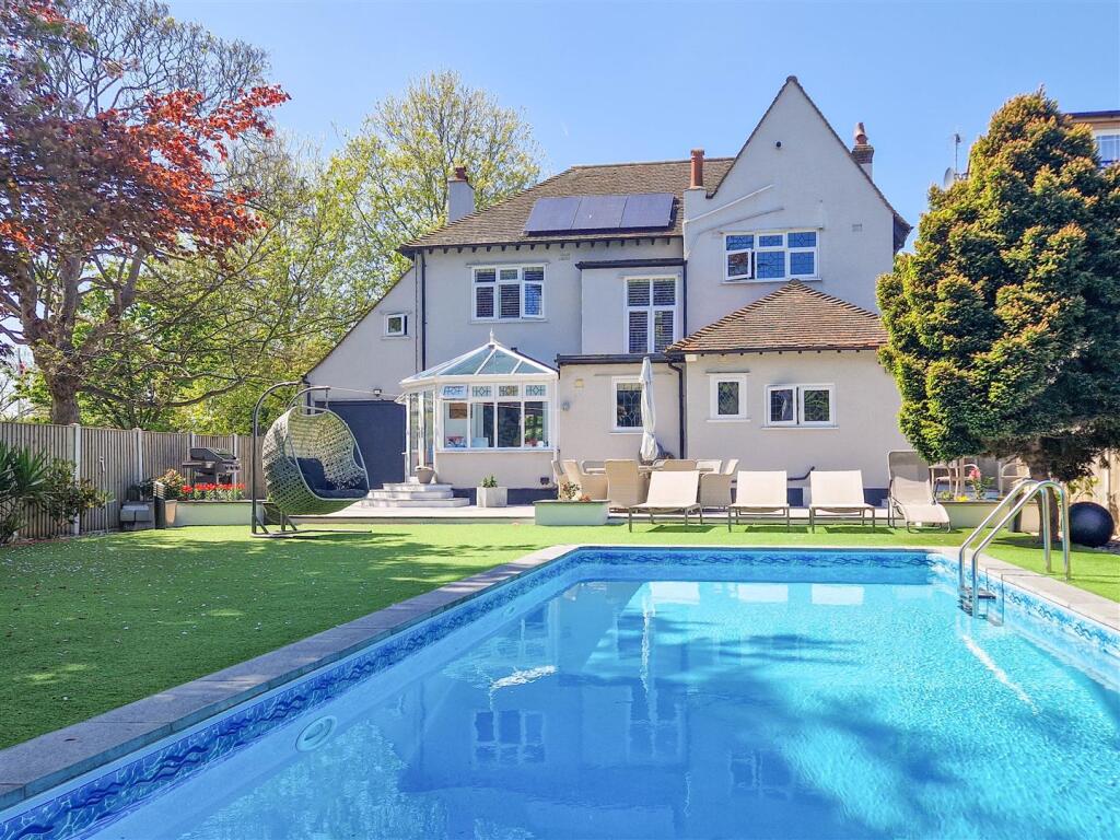 Main image of property: Victoria Avenue, Southend-On-Sea