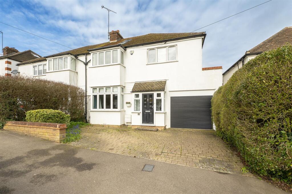 Main image of property: Park Mount, Harpenden