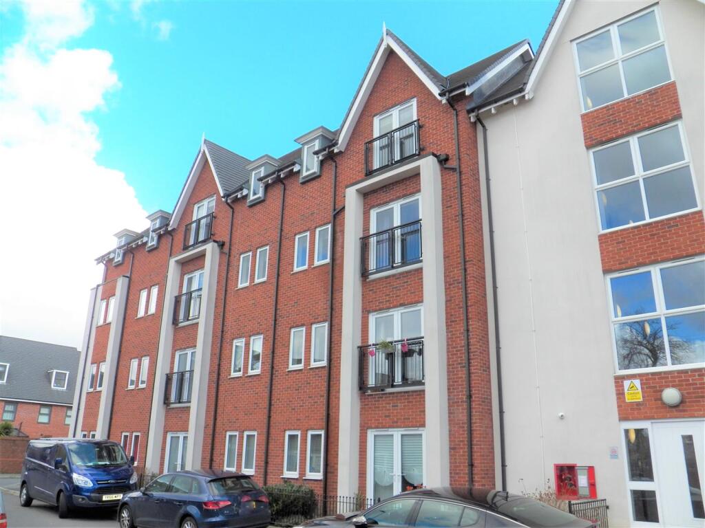 Main image of property: Houseman Crescent, Didsbury, Manchester, M20 2JY