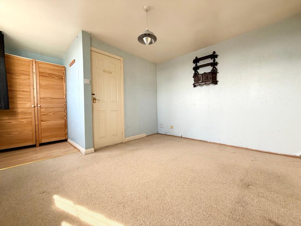 House in Luton - View 3