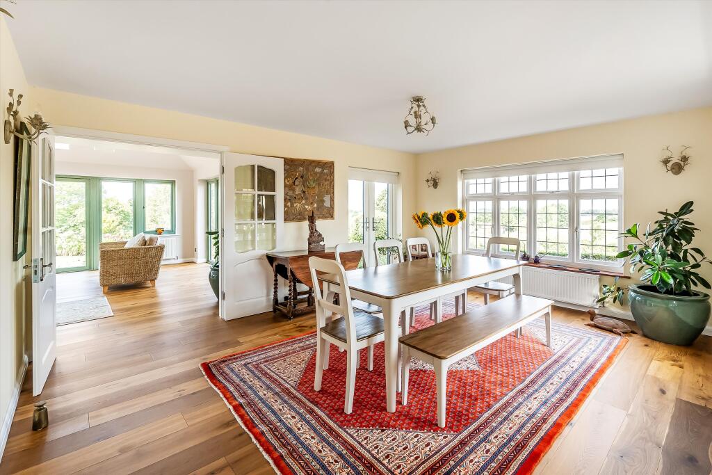 Dedswell Drive, West Clandon, Guildford, Surrey, GU4 photo 3