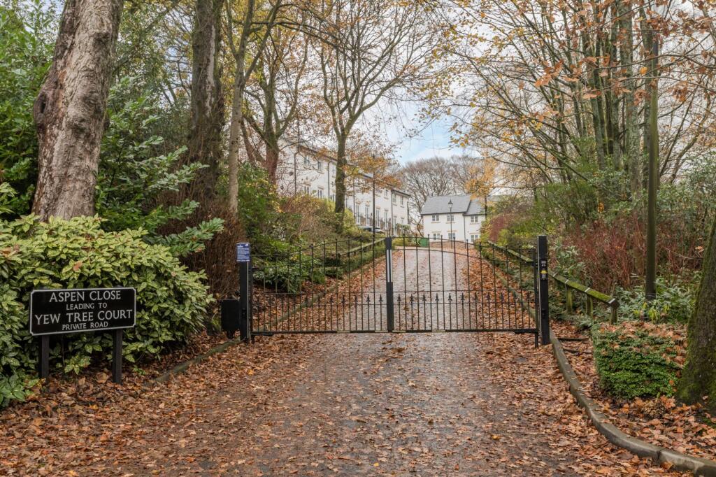 Aspen Close, Bolton, BL1 photo 3