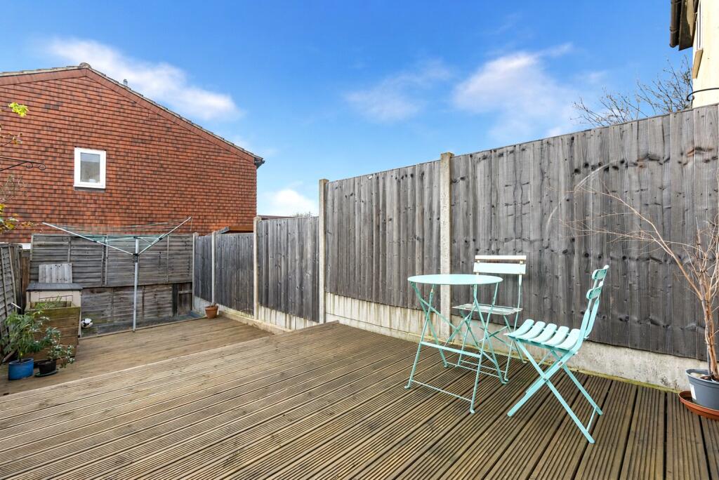 House in London, Highams Park - View 4