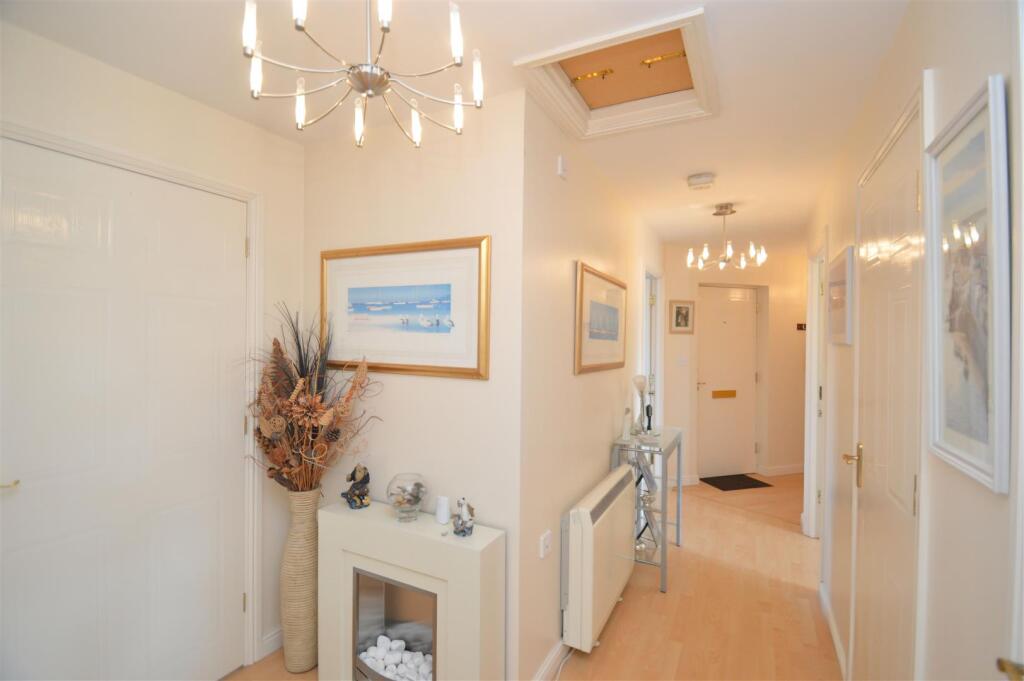Apartment in East Cowes, Isle of Wight - More