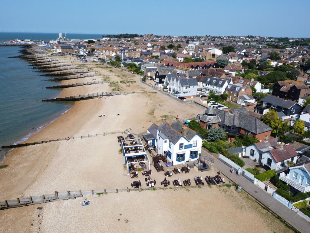 1 Neptune Gap, Island Wall, Whitstable photo 3