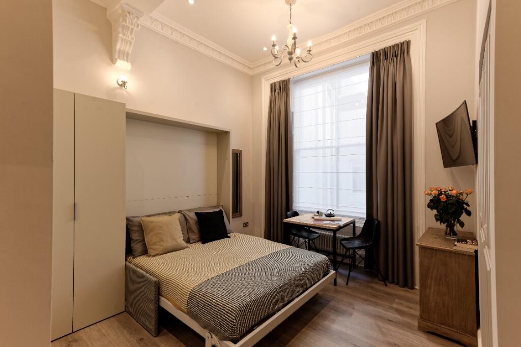 Main image of property: Linden Gardens, London, W2