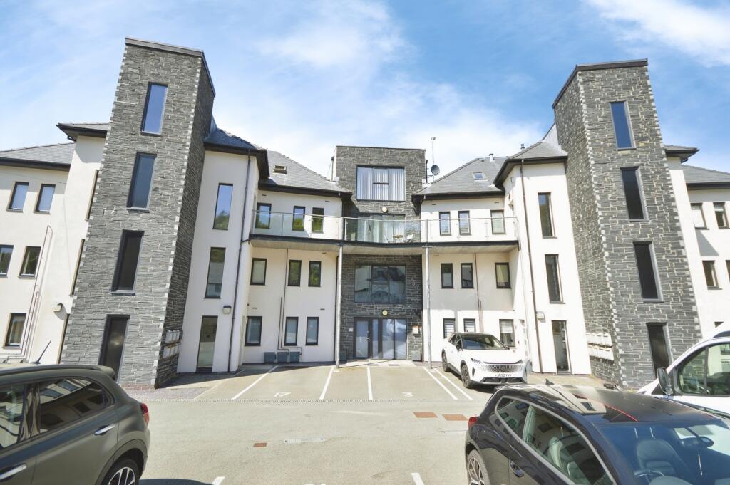 Main image of property: Llys Marina, Y Felinheli, Gwynedd, LL56