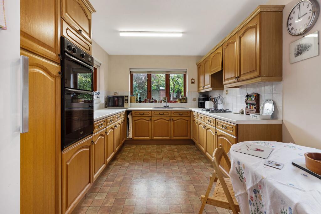 St. James Meadow Road, Leamington Spa, CV32 photo 3