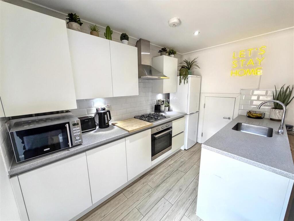 Apartment in London, Canning Town - View 6