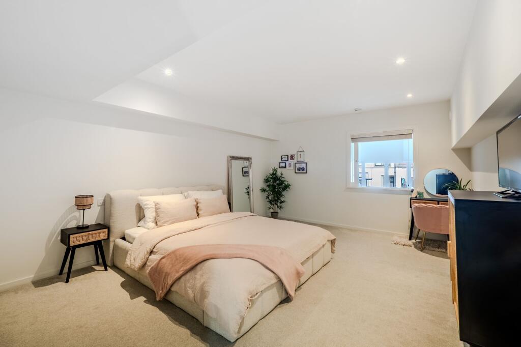 Apartment in Bristol - View 4