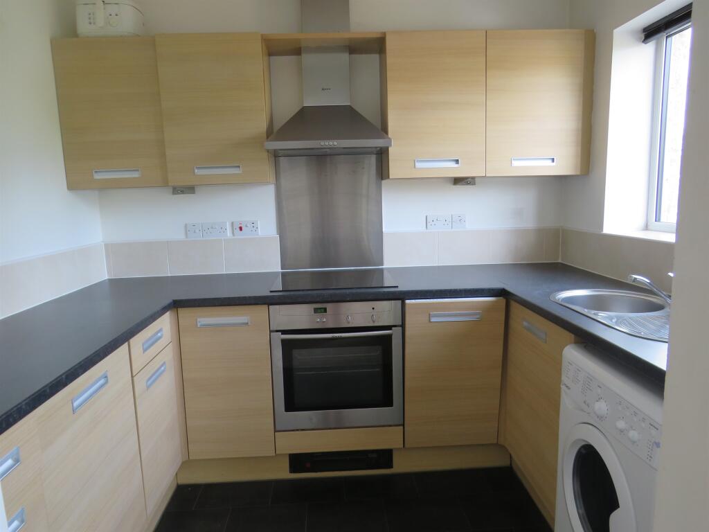 Rotherham Road, Dinnington, Sheffield photo 3
