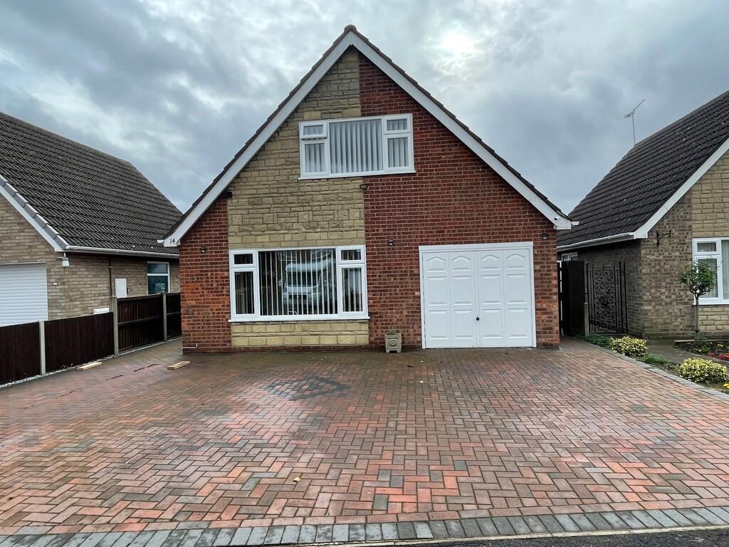 2-bed house on Westfield Drive, Pinchbeck, £259,950
