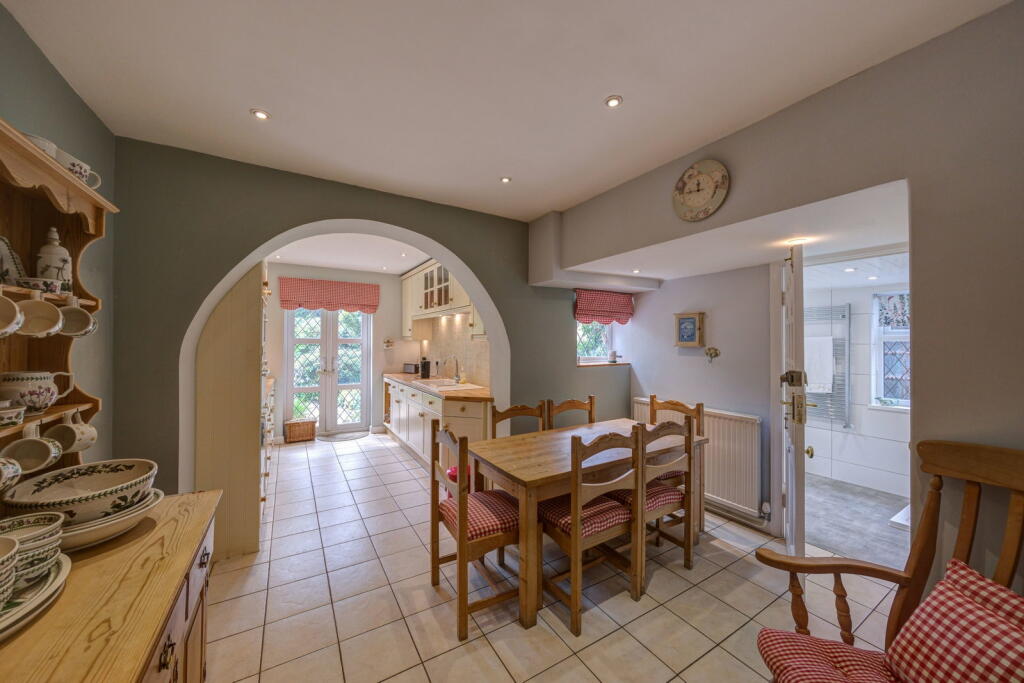 Thelwall New Road, Thelwall, Warrington WA4 2HR photo 2
