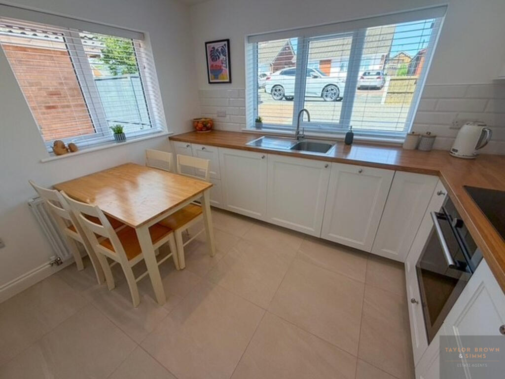 House in Broxtowe, Greasley - View 3