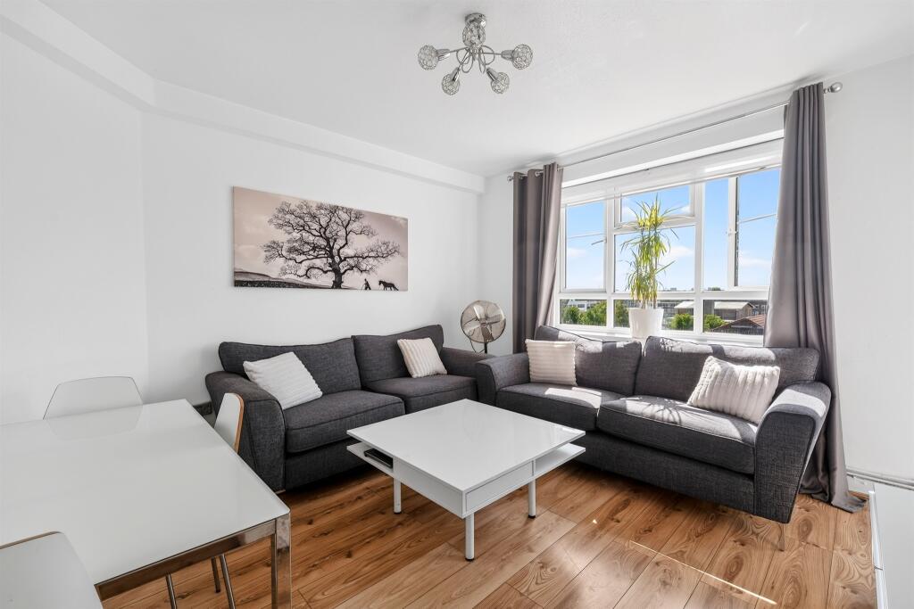 Apartment in London - View 3