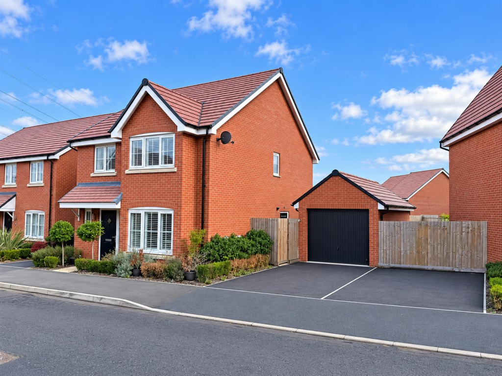 4-bed detached on Bronze Barrow Way, Bramford, £425,000