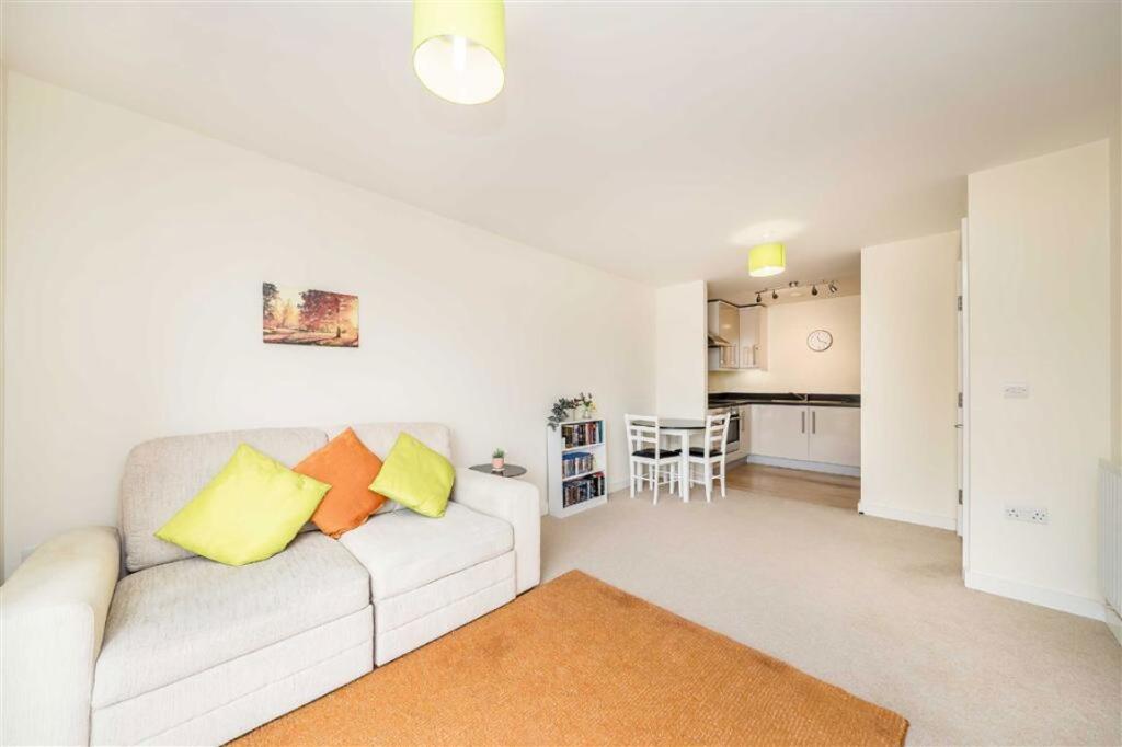 Apartment in London, Victoria - View 2