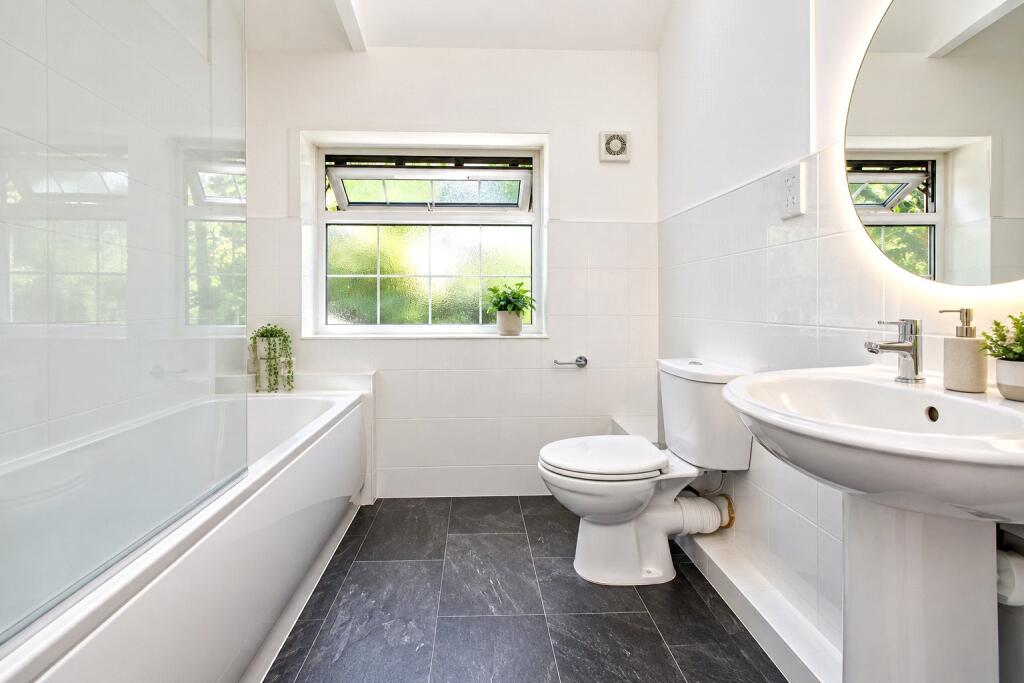 Apartment in London - More