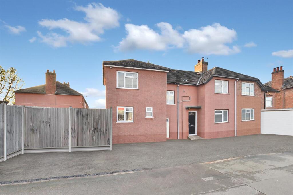 Main image of property: Derby Road, Loughborough, Leicestershire