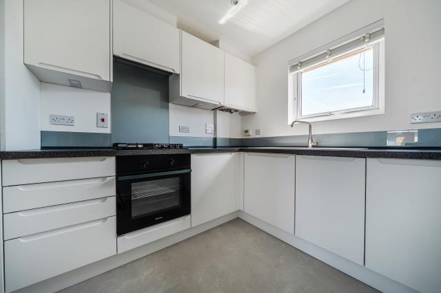 Apartment in Reading - View 3