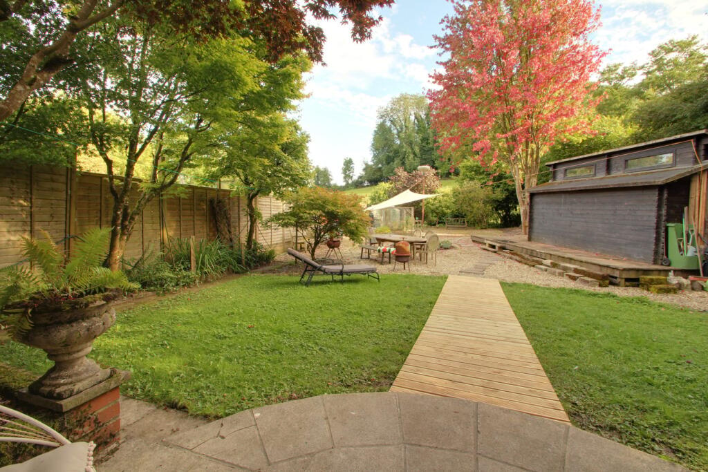 Steeds Terrace, Benter, BA3 photo 2