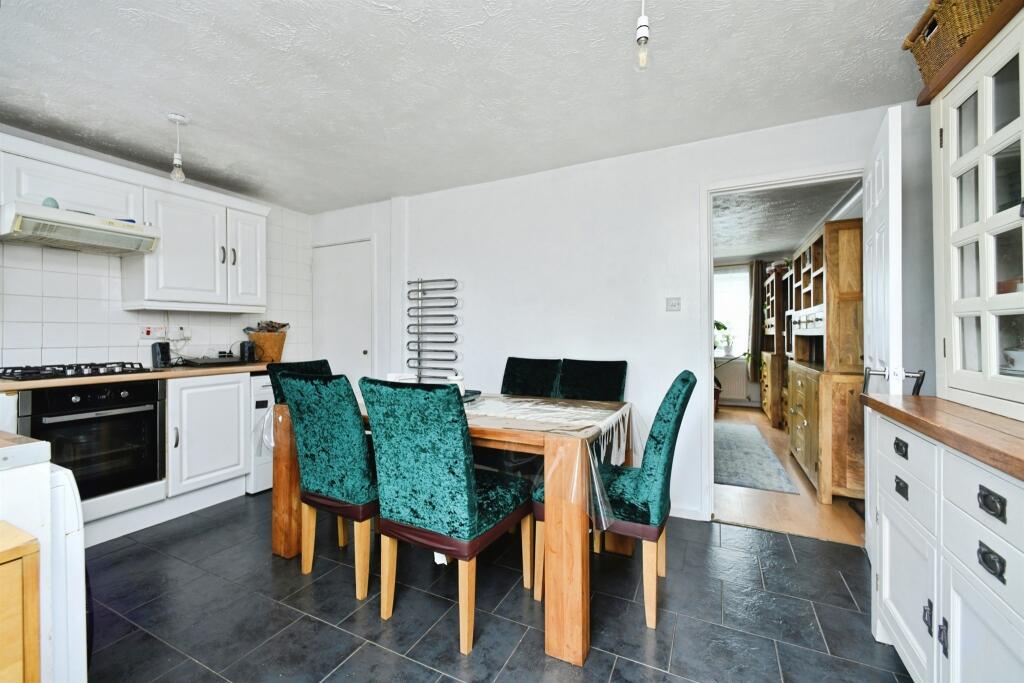 Northcote Lane, Telscombe Cliffs, Peacehaven photo 4