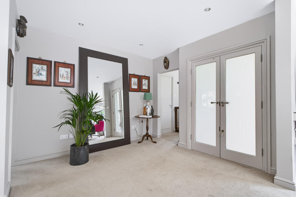 High Bank, Delahays Road, Hale, Altrincham, WA15 photo 4