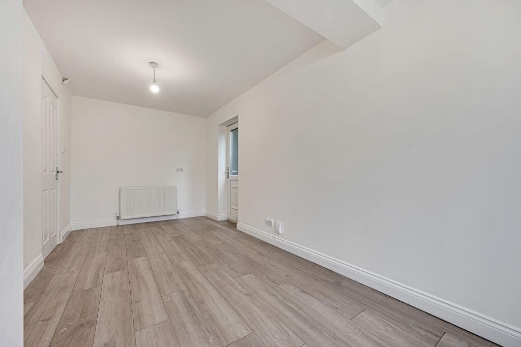 Brandlesholme Road, Bury, BL8 photo 3