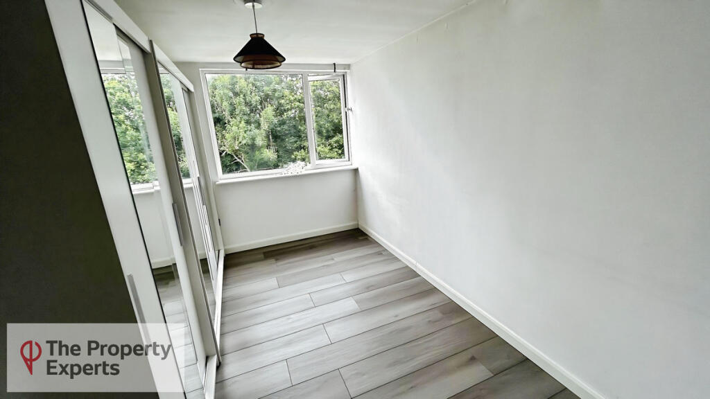House in Plymouth, Tamerton Foliot - More